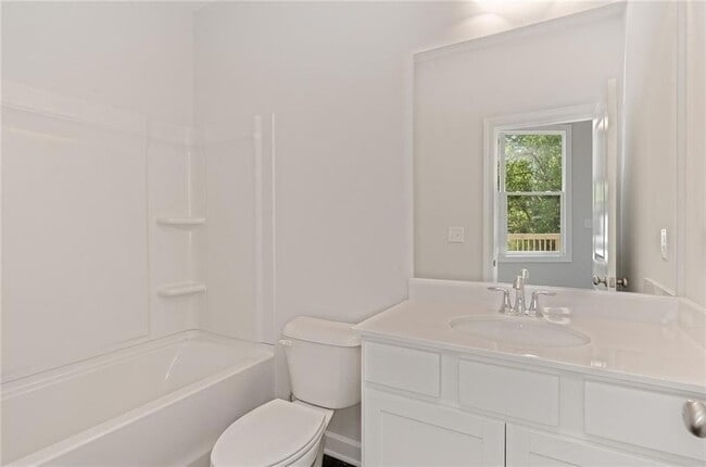 Building Photo - 2814 Woodland Terrace