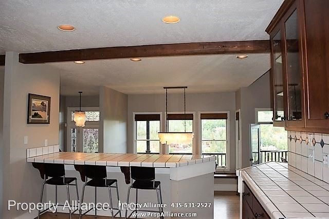 Foto del edificio - 7797 Tall Oaks Dr