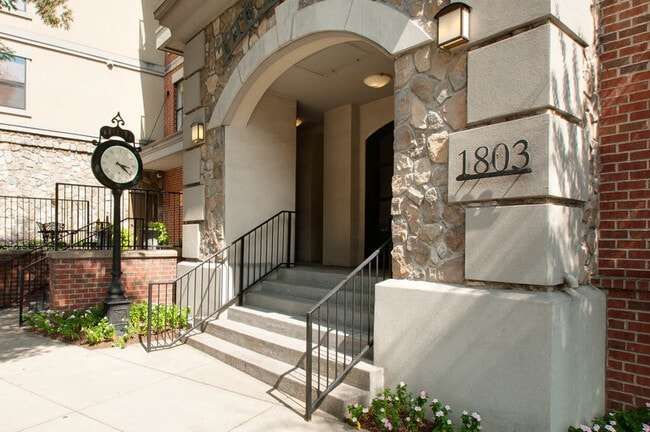 Building Photo - 1803 Broadway
