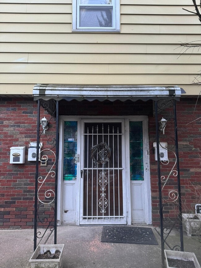 Building Photo - 89 McAdoo Ave