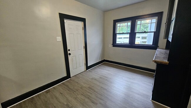 Building Photo - 52-56 Rowland