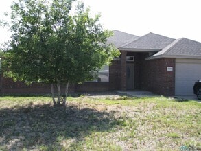 Building Photo - 1709 Simmons St