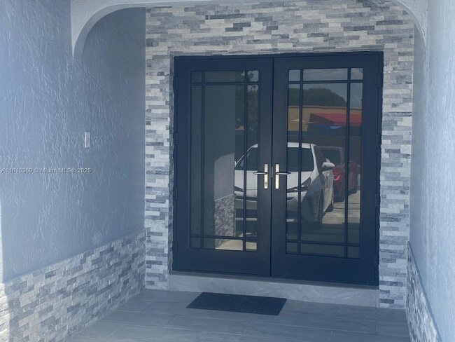 Building Photo - 14730 SW 57th Ter