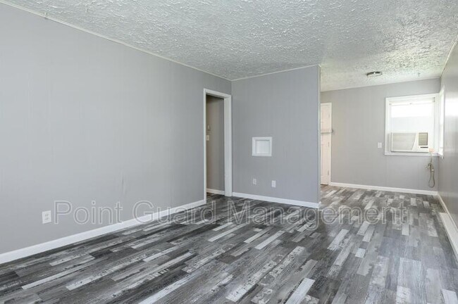 Foto del edificio - 1033 S Vine St
