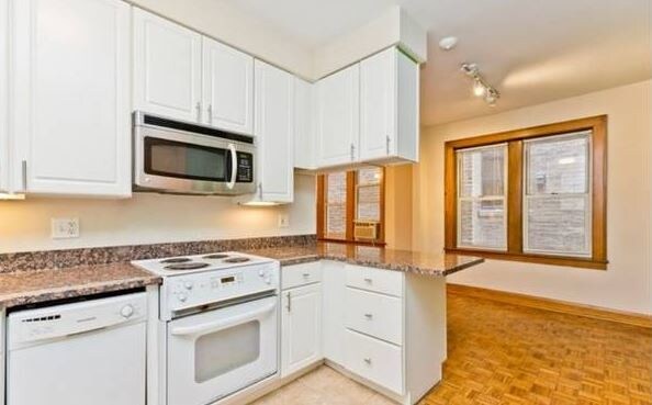 Building Photo - 2244 N Halsted St