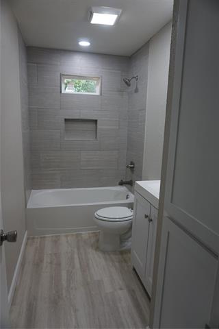 Foto del edificio - 1645 Americana Blvd
