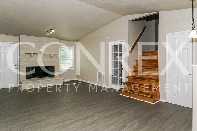 Building Photo - Welcome Home! Beautiful 3 Bedroom!