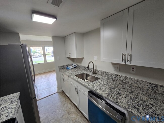 Building Photo - 9455 Greenhill Ct