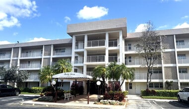 Building Photo - 3351 S Palm Aire Dr