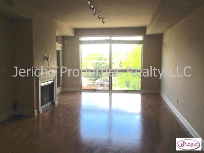 Foto del edificio - BEAUTIFUL west facing Condo at LITTLETON S...