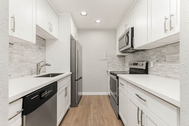 Foto del edificio - 14650 NE 32nd St