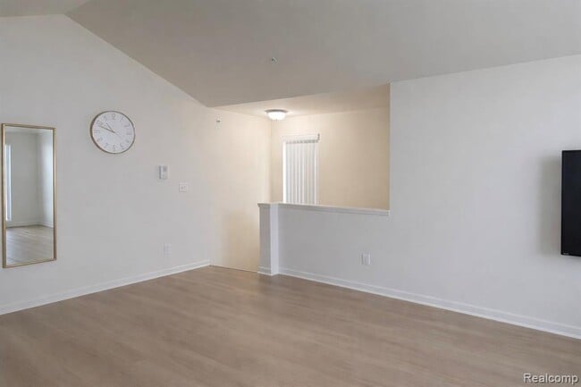 Building Photo - 51843 E Pointe Ln