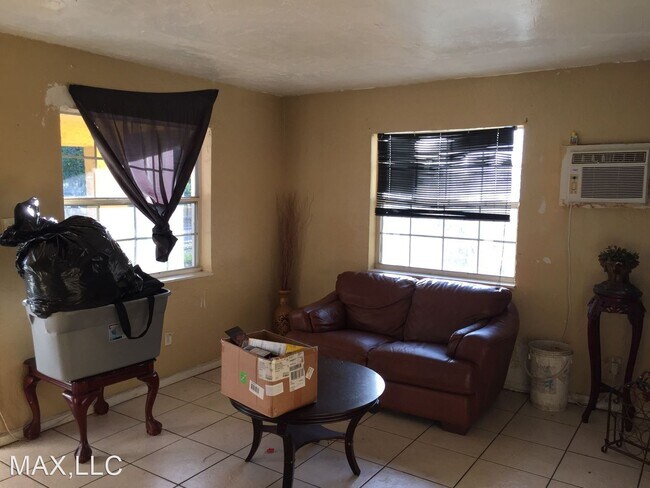 Foto del edificio - 2 br, 1 bath House - 1807 NW 8 CT