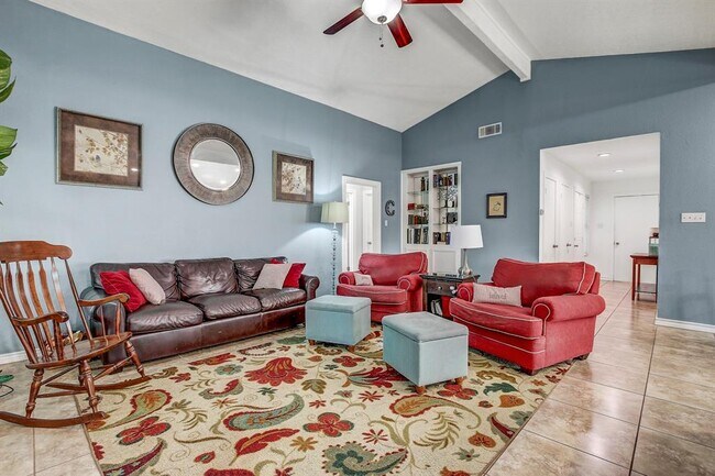 Foto del edificio - 1715 Foxfire Dr