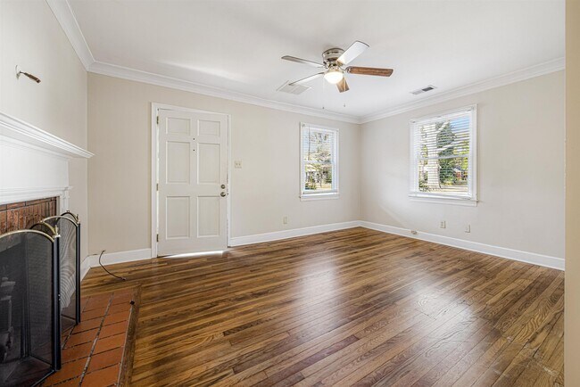 Foto del edificio - 672 Watson St