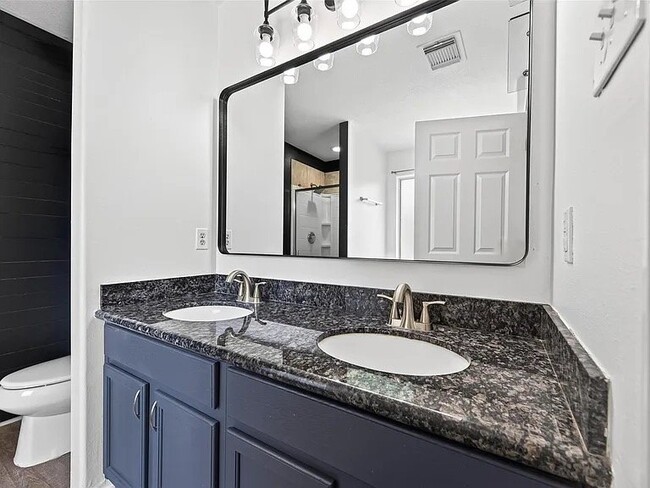 Building Photo - 24019 Kingbriar Dr