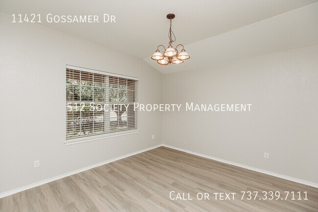 Foto del edificio - 11421 Gossamer Dr