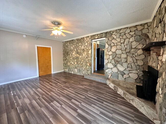 Foto del edificio - Exclusively Offered By Muse Realty Rentals...