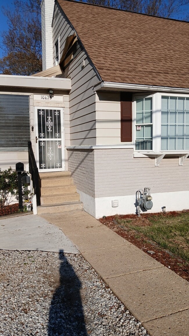 Building Photo - 10423 Knollwood Dr