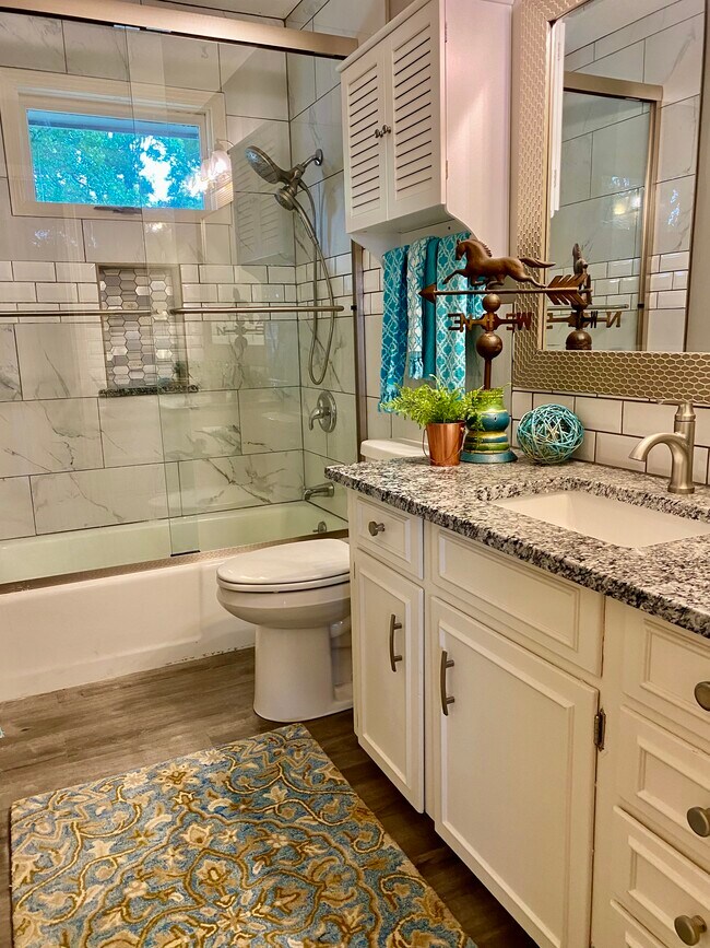 main bath - 1202 NW 6th St