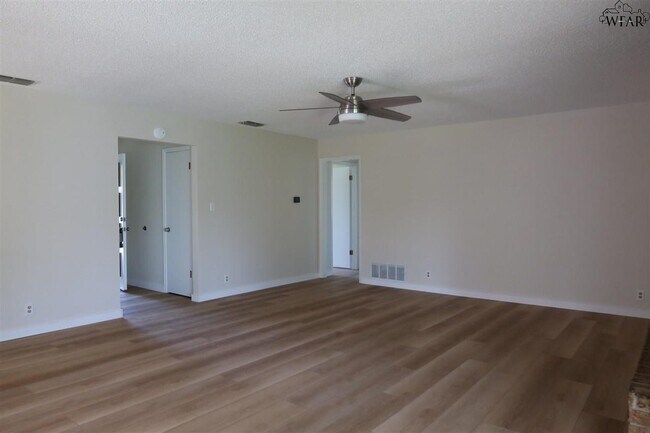 Foto del edificio - 2314 Randolph Dr