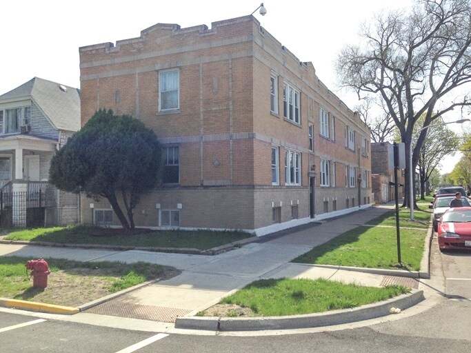 2435 W 72nd St - 7200 S Artesian Ave