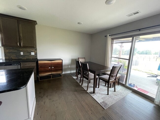 Foto del edificio - 3 bd, 2 ba NE Columbia house, brand new co...