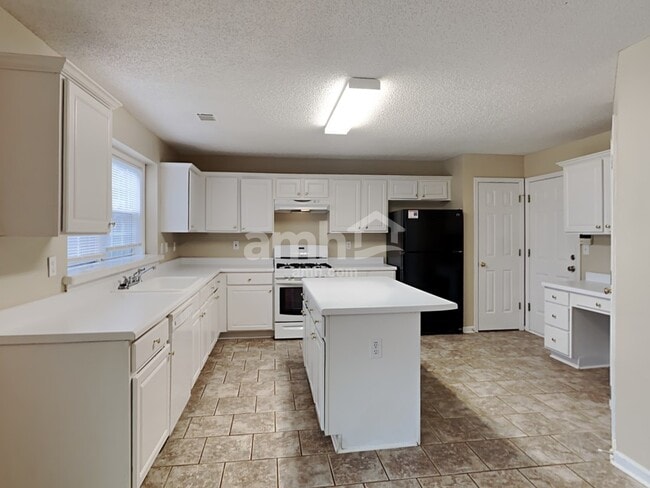 Building Photo - 3900 Chastatee Dr