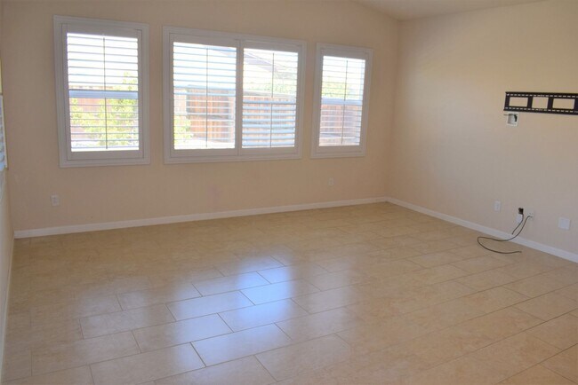 Foto del edificio - 4 Bed/3.5 Bath Home in Elk Grove! -  Resident Benefit Package Property