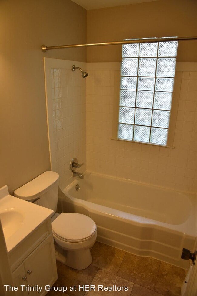 Foto del edificio - 3 br, 1 bath House - 263 E Beechwold Blvd