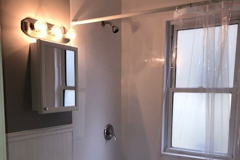 Bath - 53 Pilgrim Ave