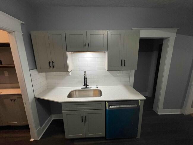 Foto del edificio - 182 Oak Grove Ave