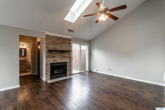 Building Photo - 104 Browns Ridge Ln
