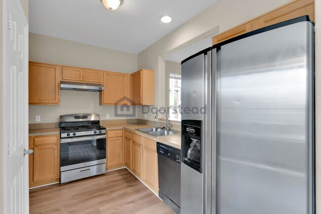 Foto del edificio - 243 Rush