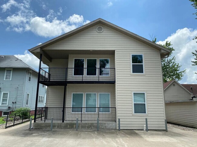 Foto del edificio - 411 E Scott St