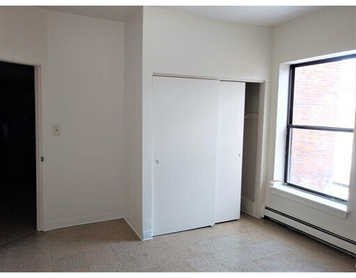 Foto del edificio - 726 Dudley St