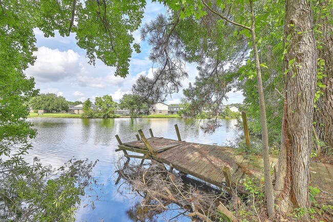 Building Photo - Waterfront Home in Melrose Subdivision! Re...
