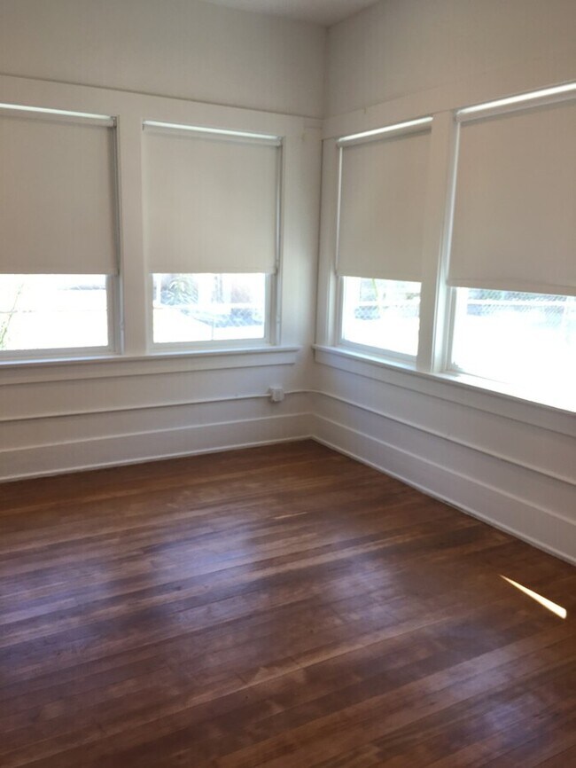 Foto del edificio - 40 E 14th St