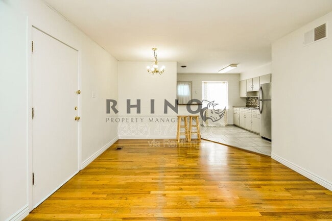 Building Photo - 1154 Fremont Ave W