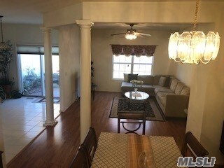 Foto del edificio - 73 Cranberry Cir