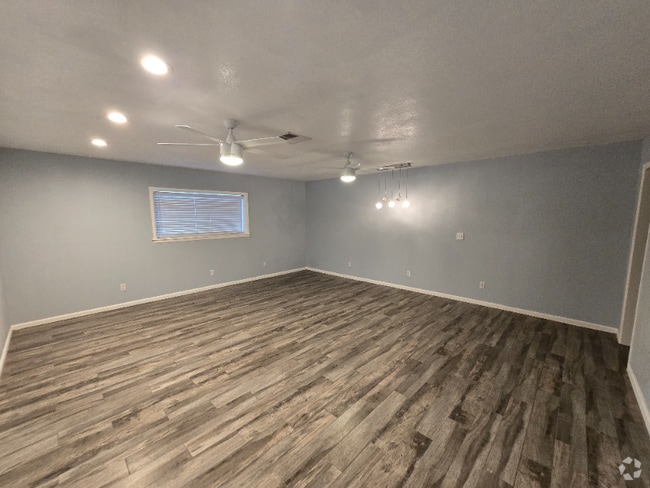 Building Photo - 3420 W Campo Bello Dr