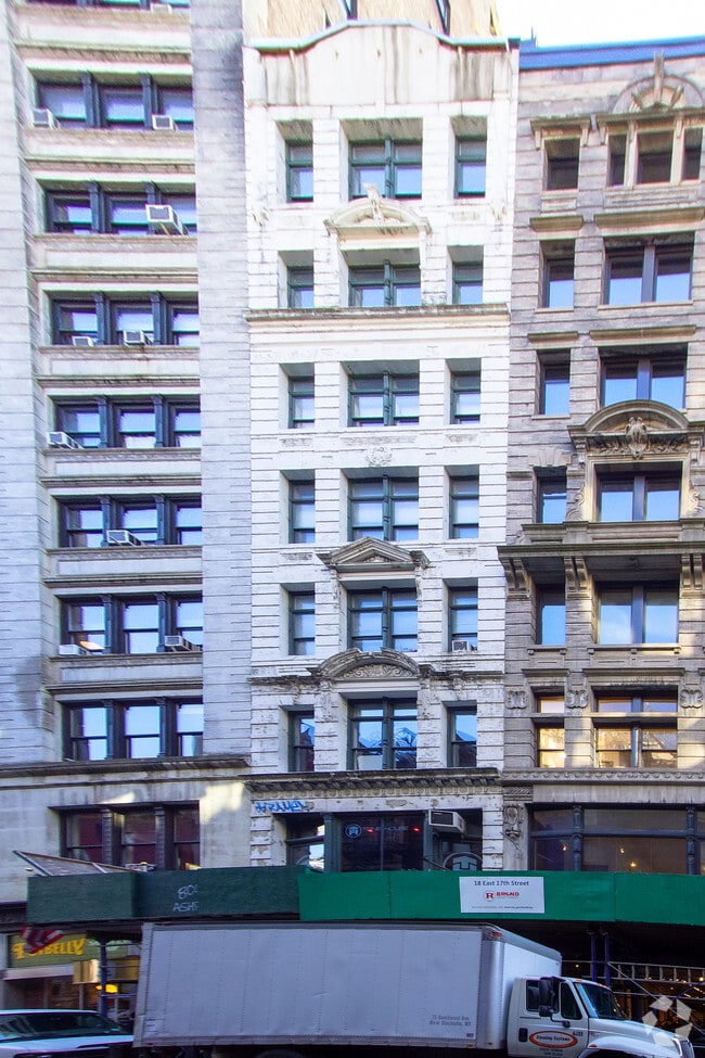 Building Photo - 20 E 17th St