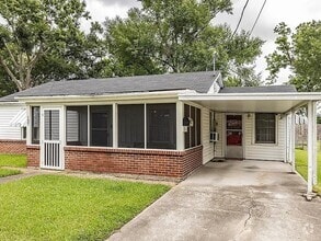 Building Photo - 127 Hackberry Ave