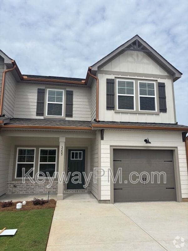 Building Photo - 3205 Venetian Dr