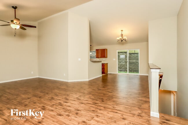 Building Photo - 415 Bittersweet Dr