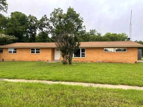 Primary Photo - Across from TSU Stadium! 4 bedroom 3 bath ...