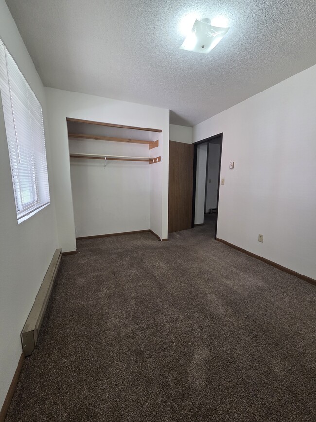 Building Photo - 324 9th St N