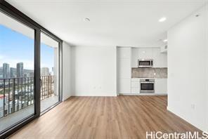 Building Photo - 987 Queen St