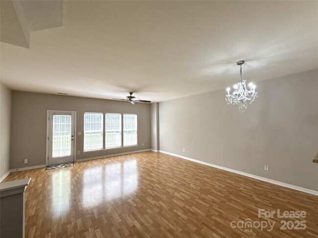 Foto del edificio - 10318 Garrett Grigg Rd