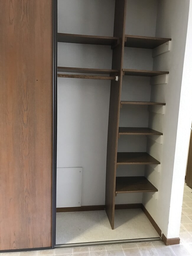 Building Photo - Downtown Estates